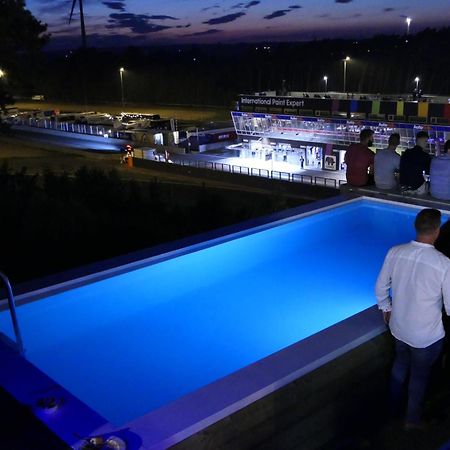 Gt Lounge Villa Heusden-Zolder Bagian luar foto